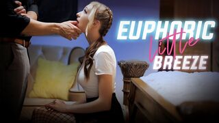 Cuki fiatal Breezy Bri kinky hangulatban csábítja a nevelő atyja barátját ellenállhatatlan alsóruhában