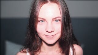 Dögös a nevelő testvérem új fehérneműje - vad lovaglás és arcra élvezés