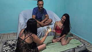 A asszonyom látni akarta, ahogy a kurvája először kapja valagba