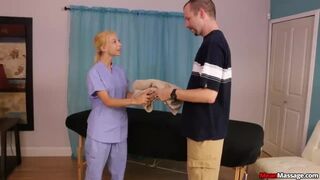 Világos Szőke tinédzser hardcore boldog befejezést kínál ügyfelének a Nookiesnál